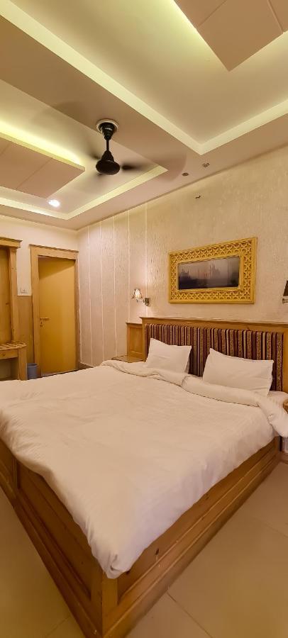 Hotel Kamal Nearest To Taj Mahal Agra Kültér fotó