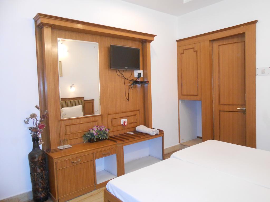 Hotel Kamal Nearest To Taj Mahal Agra Kültér fotó