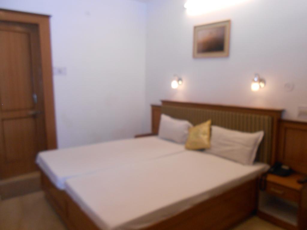 Hotel Kamal Nearest To Taj Mahal Agra Szoba fotó