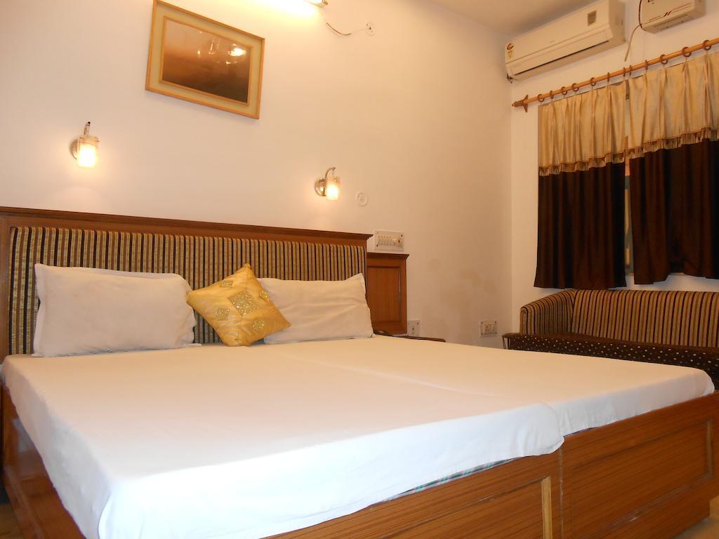 Hotel Kamal Nearest To Taj Mahal Agra Kültér fotó